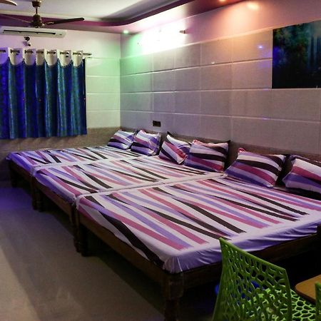 Sri Priya Lodge Dharmapuri Экстерьер фото